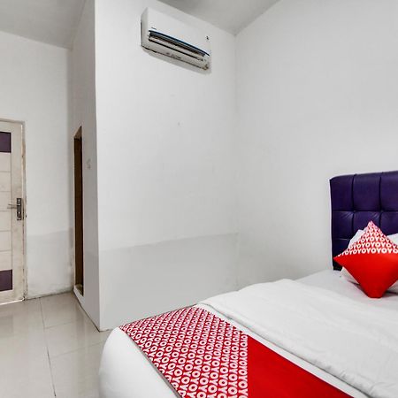Oyo 90897 Hotel Sepupu Satria 北干巴鲁 外观 照片