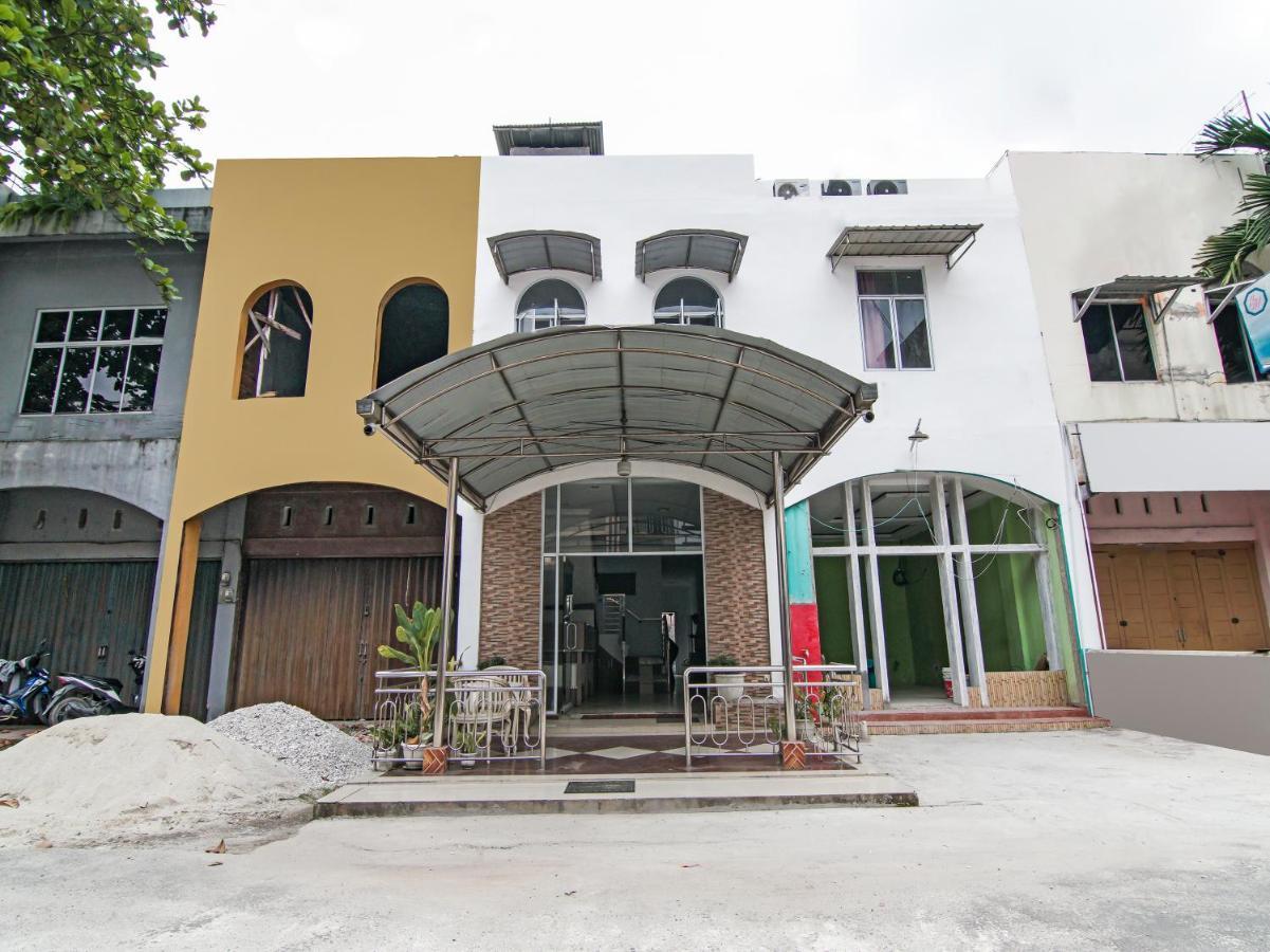 Oyo 90897 Hotel Sepupu Satria 北干巴鲁 外观 照片