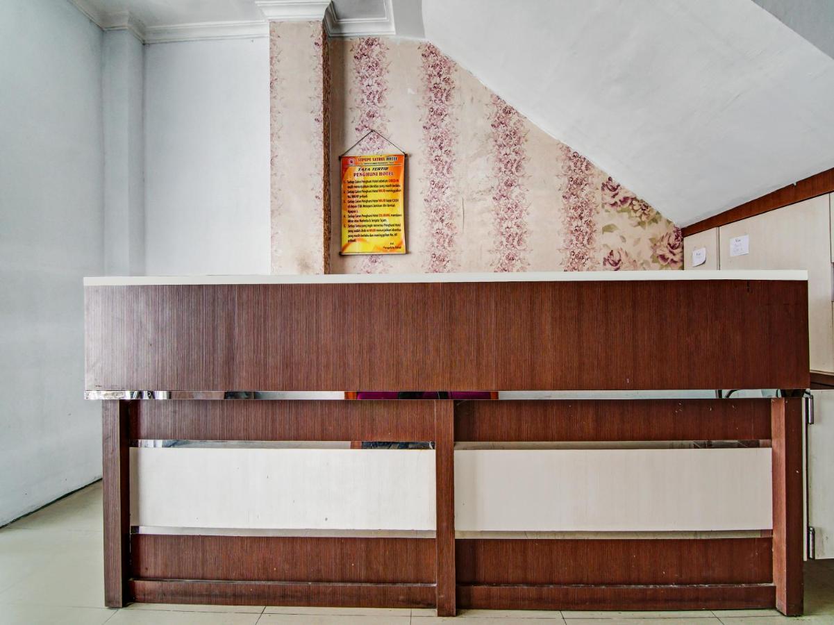 Oyo 90897 Hotel Sepupu Satria 北干巴鲁 外观 照片