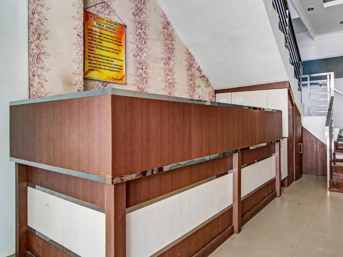 Oyo 90897 Hotel Sepupu Satria 北干巴鲁 外观 照片