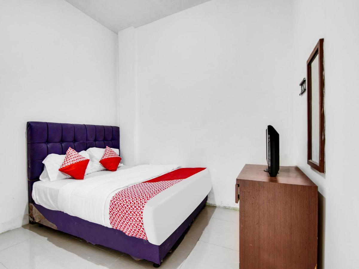 Oyo 90897 Hotel Sepupu Satria 北干巴鲁 外观 照片