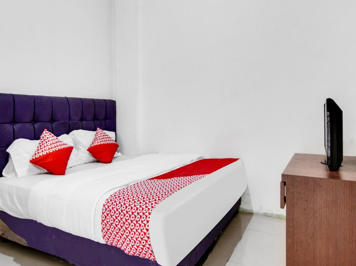 Oyo 90897 Hotel Sepupu Satria 北干巴鲁 外观 照片