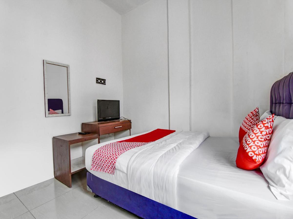 Oyo 90897 Hotel Sepupu Satria 北干巴鲁 外观 照片
