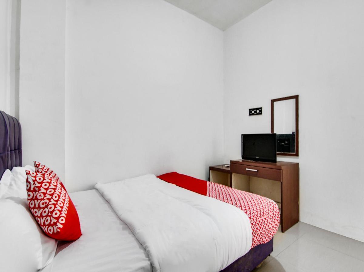 Oyo 90897 Hotel Sepupu Satria 北干巴鲁 外观 照片