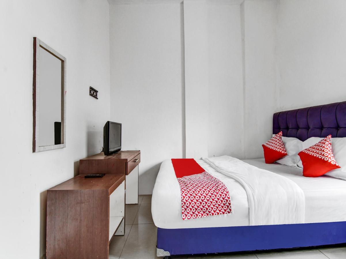Oyo 90897 Hotel Sepupu Satria 北干巴鲁 外观 照片